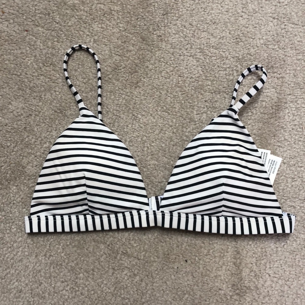 top hollister triangle bathing suit